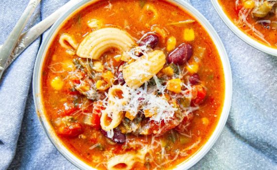 Avec quoi assaisonner la soupe minestrone ?