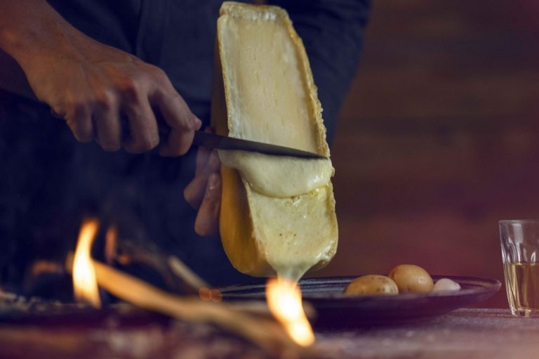 Qu'est-ce que le Raclette du Valais ? - Épices Review